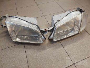 MAZDA 323 ESITULED.