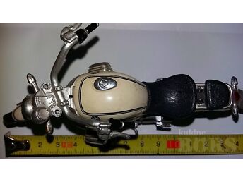 MOOTORRATTA BMW MAKETT