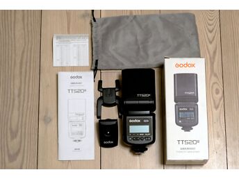 GODOX TT520III + TRANSMITTER --- NAGU UUS