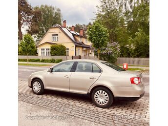 VW JETTA 1.6 75 kW -06