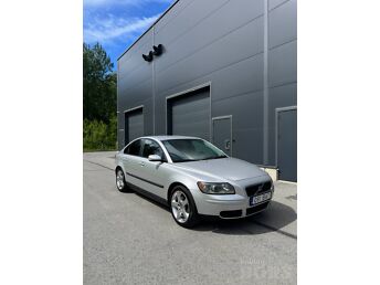 VOLVO V40 2.4 125 kW -04