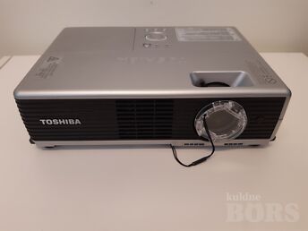PROJEKTOR TOSHIBA MODEL TLP-X100