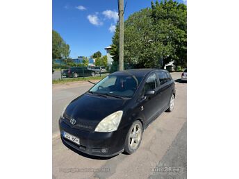 TOYOTA COROLLA VERSO 2.2 130 kW -06