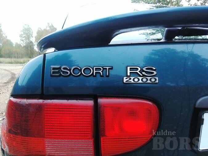 FORD ESCORT RS2000 4X4 2.0 DOHC R4 110 kW -95