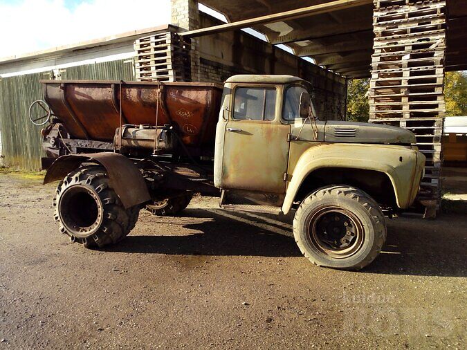 ISELIIKUVLAOTUR ZIL 130