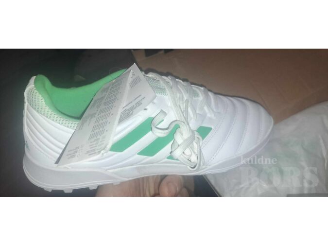 ADIDAS BOTASED VÕI JALKA JALATSID