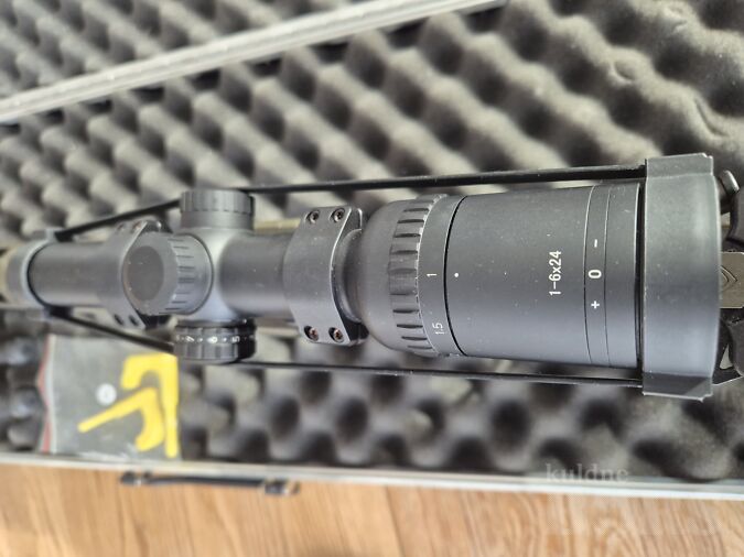 VINTRAUDNE SEMI-AUTO PÜSS AR - 15 CUSTOM .223 REM