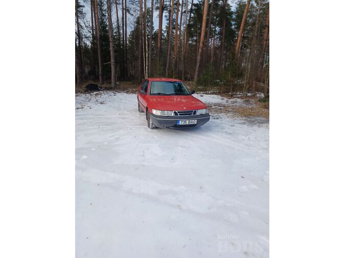 SAAB 900
