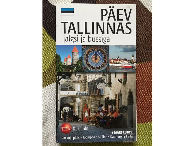 PÄEV TALLINNAS : JALGSI JA BUSSIGA : [REISIJUHT] / KOIT VÄINSALU