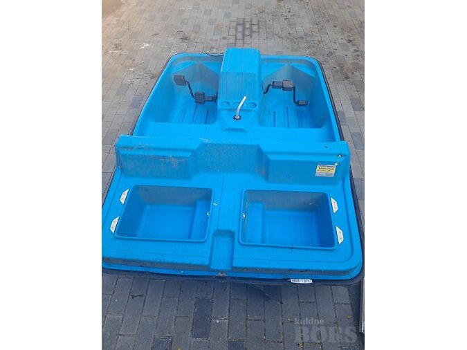 VESIJALGRATAS (PEDALBOAT)