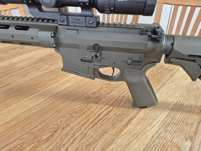 VINTRAUDNE SEMI-AUTO PÜSS AR - 15 CUSTOM .223 REM