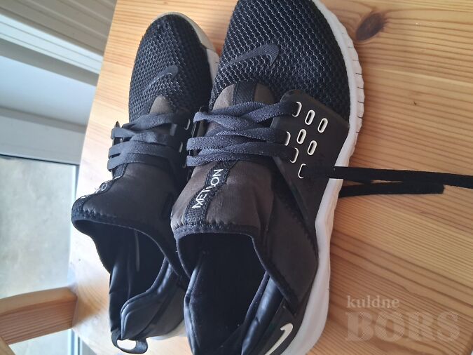 NIKE FREE MECTON