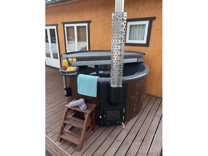 KÜMBLUSTÜNN TÄISLISADEGA