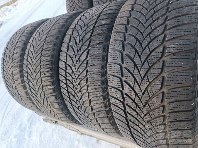 225/40 R18 GOODYEAR ULTRAGRIP ICE 2