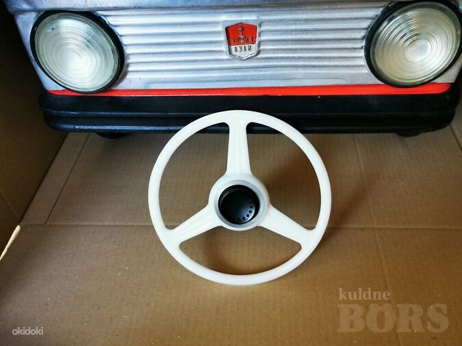 MOSKVICH LASTE ​PEDAALAUTO UUS ​NUPUGA ROOL