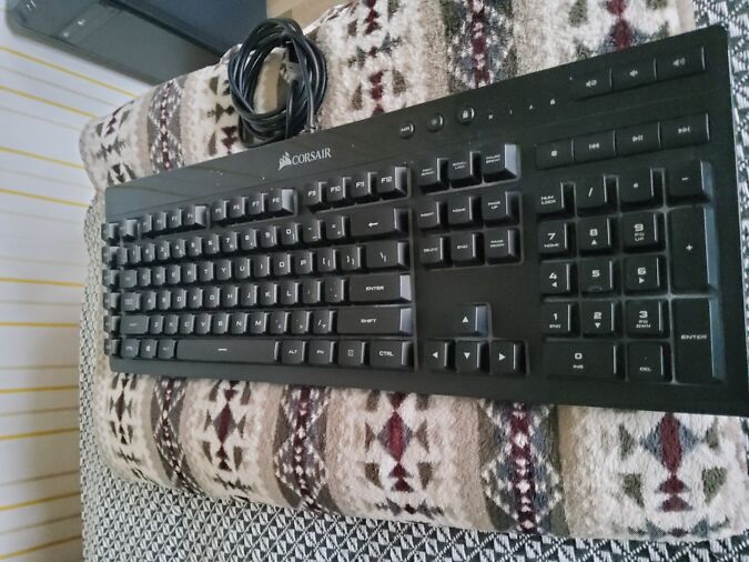 MÄNGURI KLAVIATUUR JA HIIR CORSAIR RGB