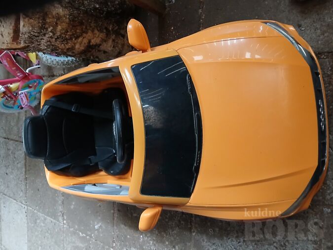 KASUTATUD ,KORRALIK LASTE ELEKTRIAUTO