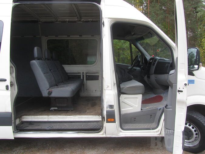 VW CRAFTER 6 KOHTA MAXI 2.5 100 kW -06