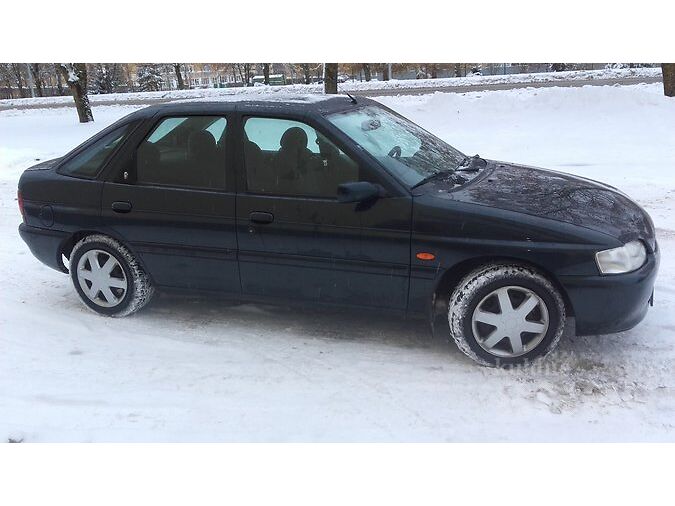 FORD ESCORT CHIA 1.4 R4 55 kW -95