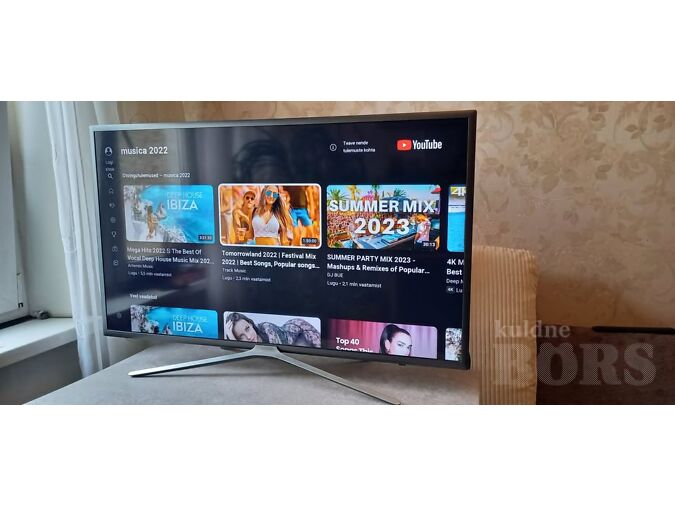 SAMSUNG 32" SMART TV