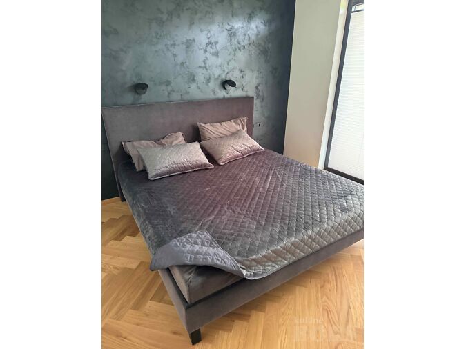 2 SLEPT VOODIT 1200 JA 1800 KOOS MADRATSIGA