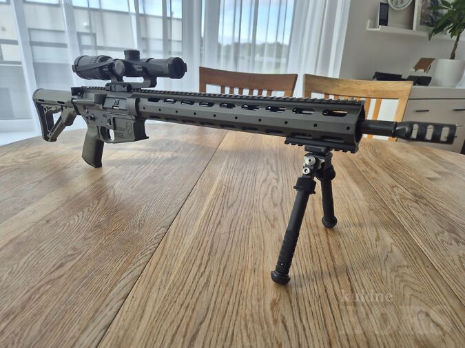 VINTRAUDNE SEMI-AUTO PÜSS AR - 15 CUSTOM .223 REM