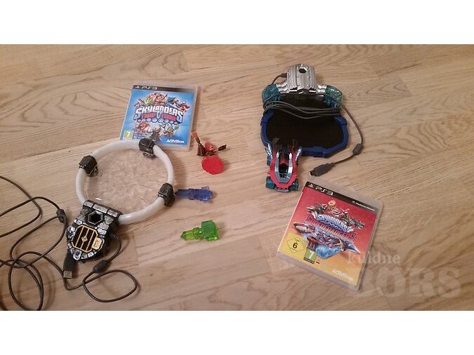 2SETS PS3 SKYLANDERS SUPER CHARGERS +TRAP TEAM PLAYSTATION 3