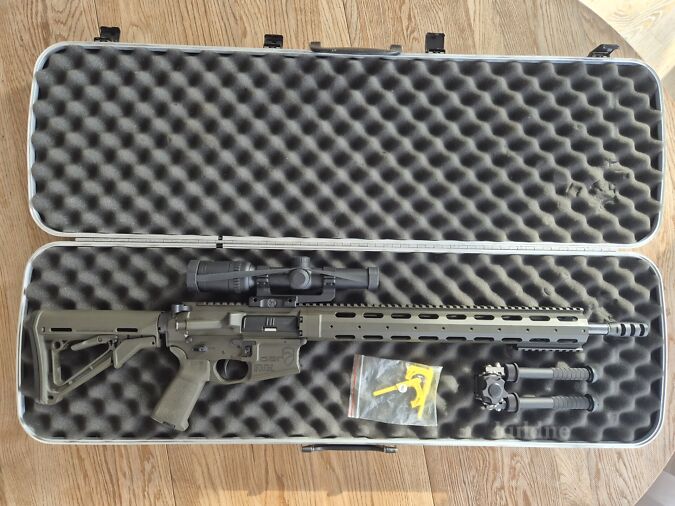 VINTRAUDNE SEMI-AUTO PÜSS AR - 15 CUSTOM .223 REM