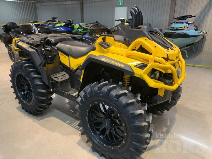 CAN-AM OUTLANDER XMR 1000 MAASTIKUMOOTOR