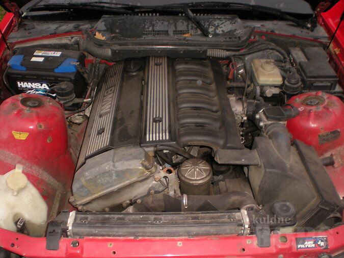BMW 325 2.5 R6 141 kW -92