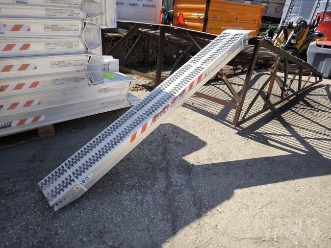 METALMEC PEALESÕIDUTEED 30 CM LAIAD JA 250 CM PIKAD JA 6,0 CM PAKSUD (3,4 T)