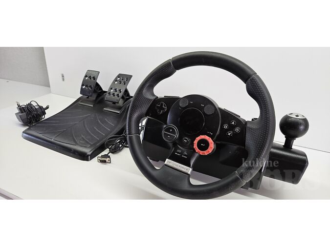 LOGITECH DRIVING FORCE.