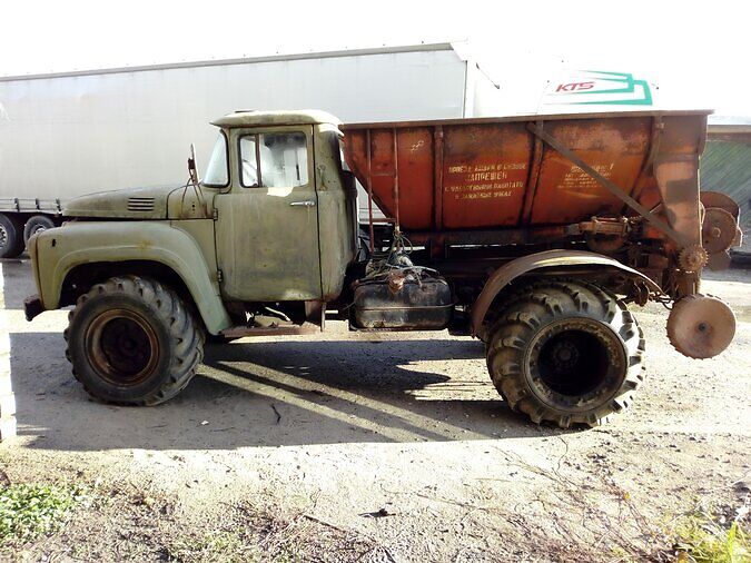 ISELIIKUVLAOTUR ZIL 130