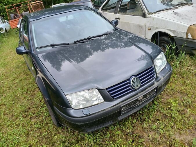 VOLKSWAGEN BORA