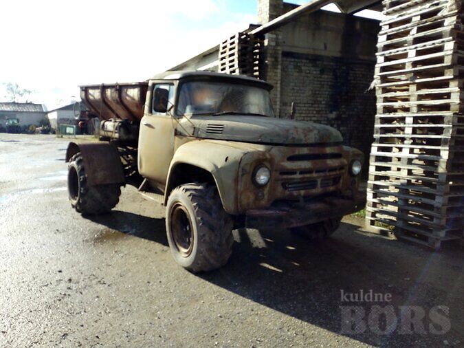 ISELIIKUVLAOTUR ZIL 130