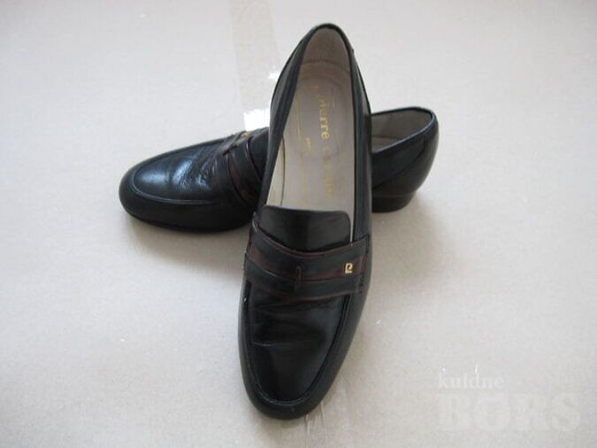 PIERRE CARDIN NAHAST K/S KINGAD - 39/40 (ST 25,5 CM)