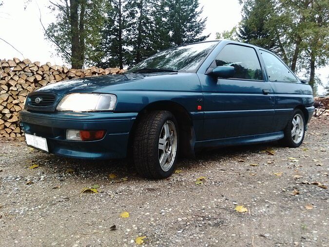 FORD ESCORT RS2000 4X4 2.0 DOHC R4 110 kW -95