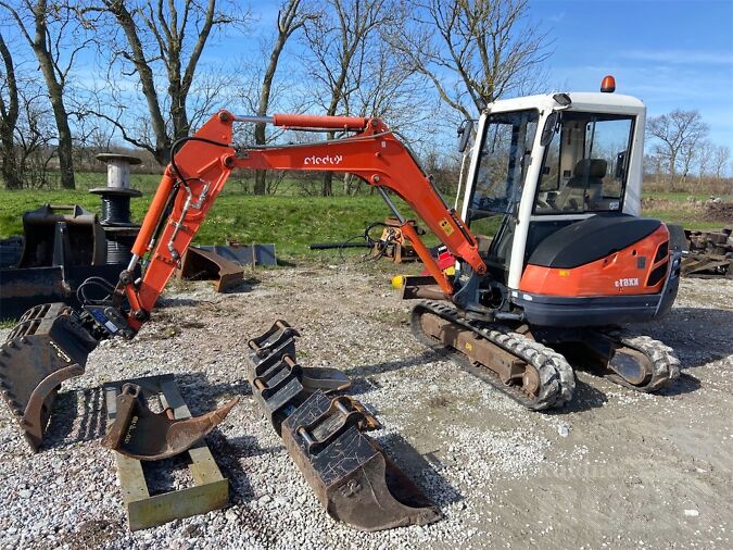 KUBOTA KX61