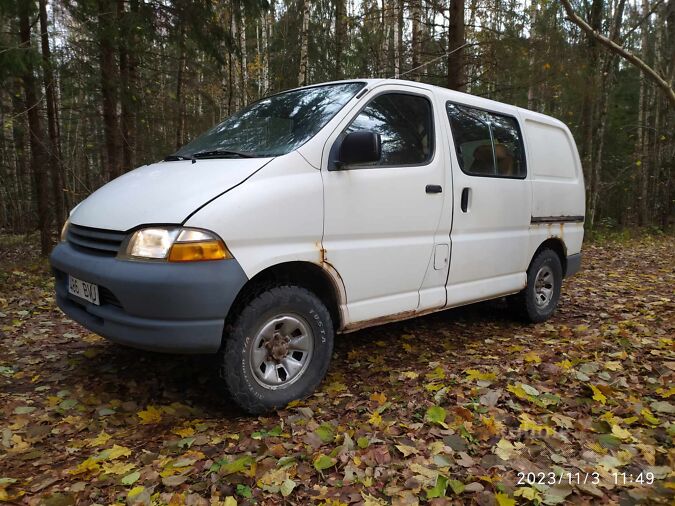 TOYOTA HIACE 5 KOHTA 2.4 66 kW -97