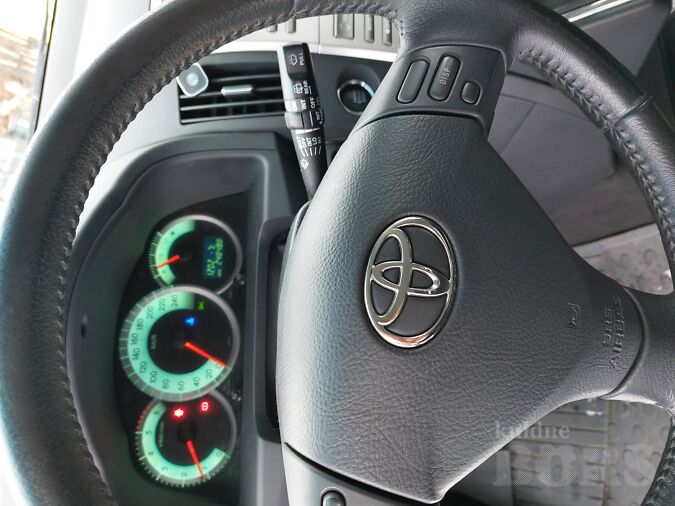 TOYOTA COROLLA VERSO 2.2 100 kW -08