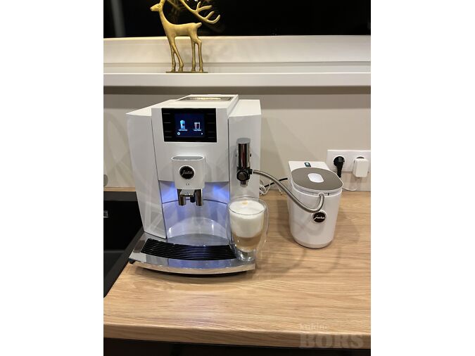 ESPRESSOMASIN JURA E8