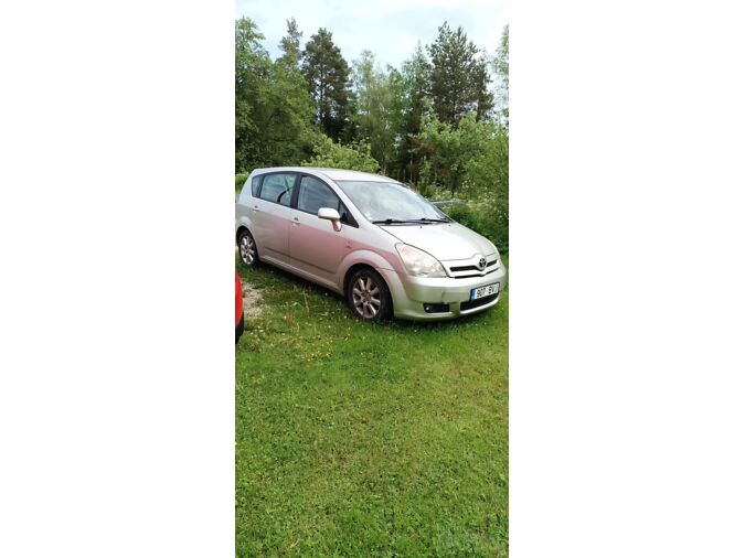 TOYOTA COROLLA VERSO 2.0 -04