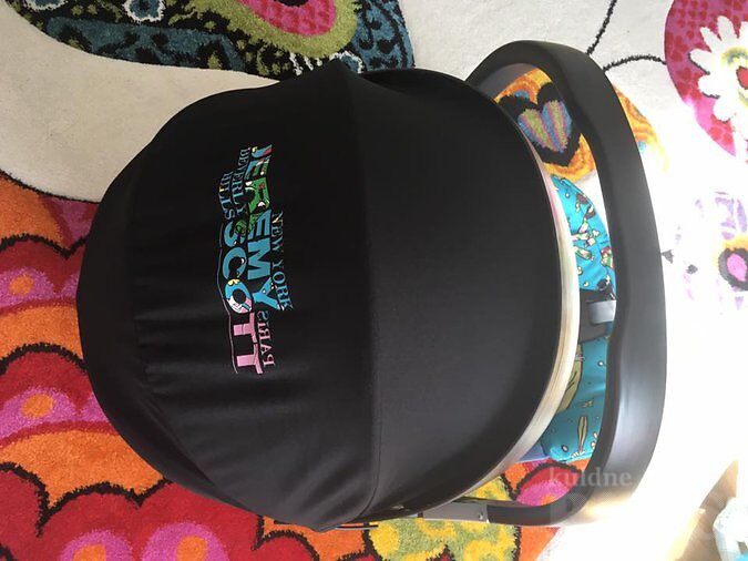 MÜÜA CYBEX ATON 3 JEREMY SCOTT DISAINIGA TURVAHÄLL