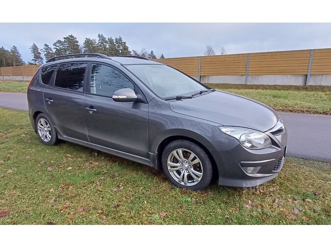 HYUNDAI I 30 CW 1.591 93 kW