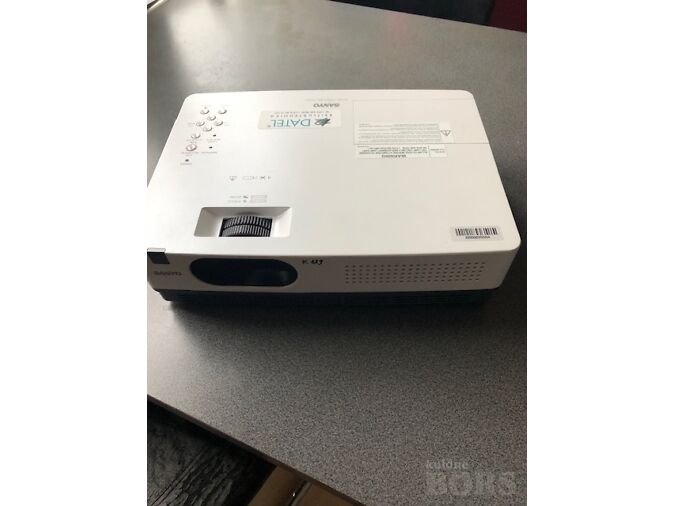 SANYO PLC-XD2600