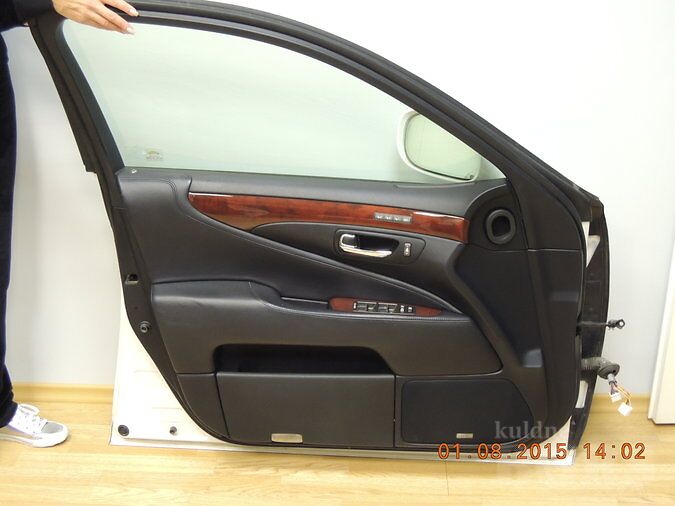 LEXUS LS600H JUHIPOOLSE UKSE OSAD