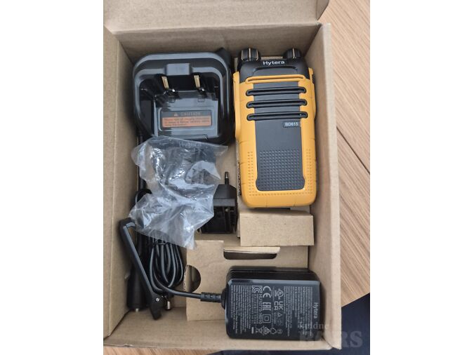 MÜÜA KÄSIRAADIOJAAM, HYT DB615 400-470MHZ