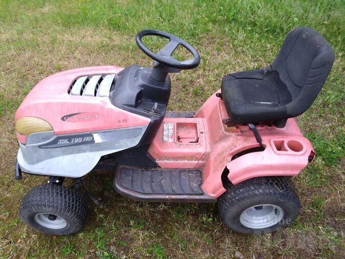 REMONTIVAJAV MURUTRAKTOR CASTELGARDEN XDL 190 HD