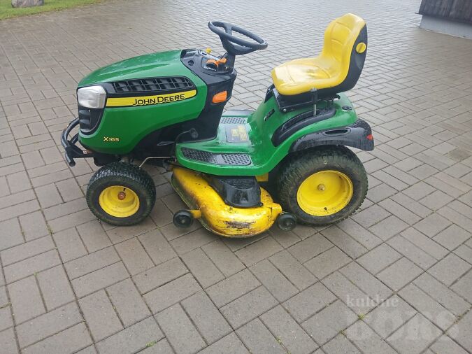 MÜÜA MURUTRAKTOR JOHN DEERE X165