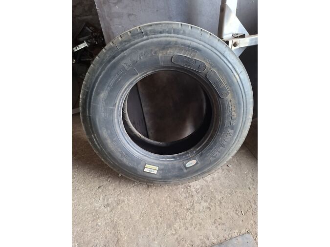 MICHELIN 235/75 R17.5 - JÄÄK 11 MM